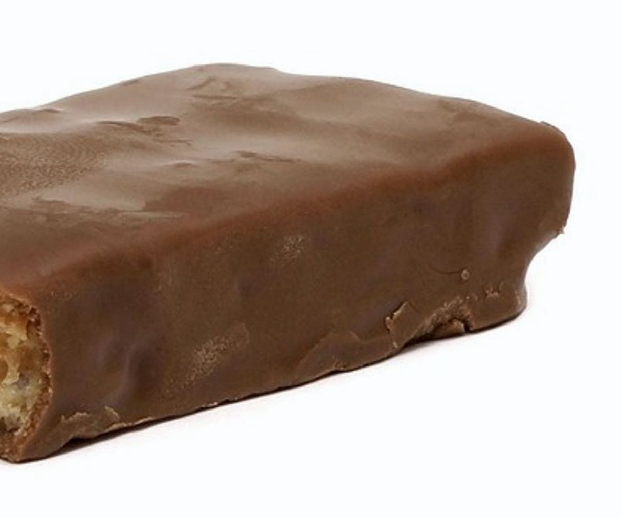 Mostrador lleno de bombones de chocolate y dulces artesanales
